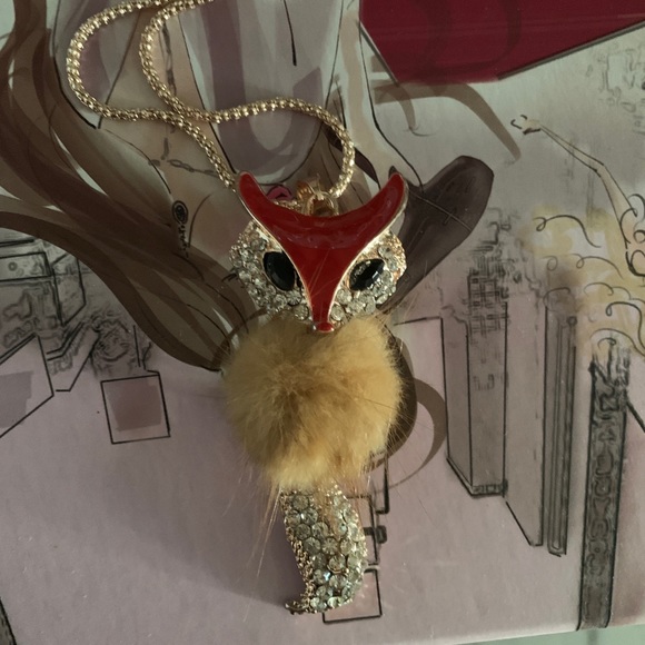 Furry Red Gold Crystal Fox Necklace - Picture 4 of 12